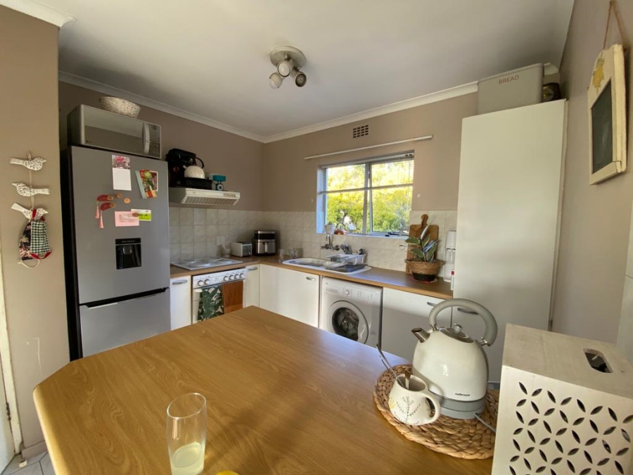 To Let 2 Bedroom Property for Rent in Loevenstein Western Cape